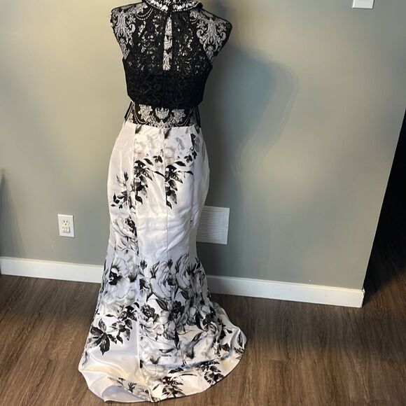 Sequin Hearts Two-piece Beaded Lace Crop Top and Floral Skirt-white-7 - Picture 4 of 4